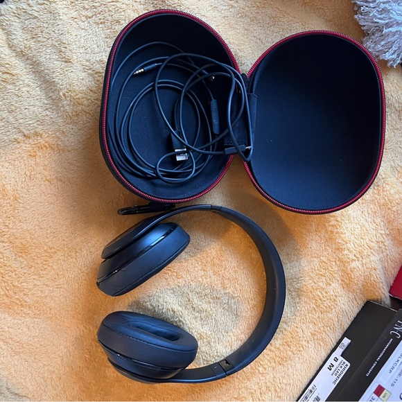 Dr Dre Beats - Picture 3 of 3